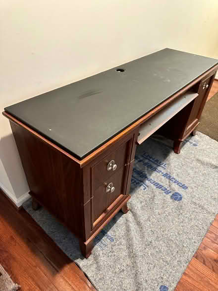 Photo of free Desk (Burtonsville) #1