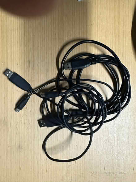 Photo of free 4 x usb 1 cables (Hove, BN3) #2