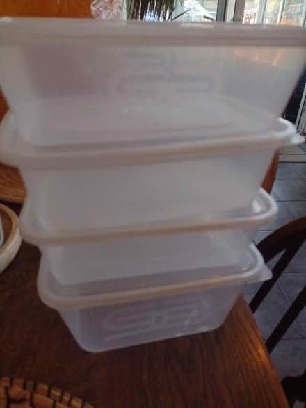 Photo of free 4 Small used plastic containers (Stratford) #2