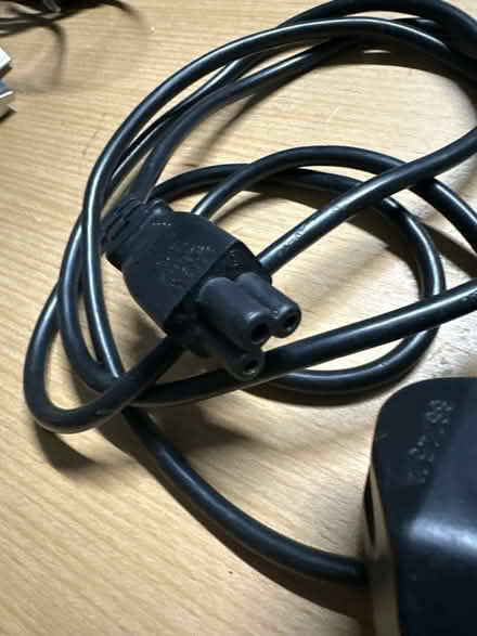 Photo of free 1 x 3pin power lead (Hove, BN3) #2