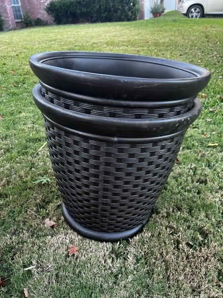 Photo of free 2 huge planters (Grand Prairie) #1