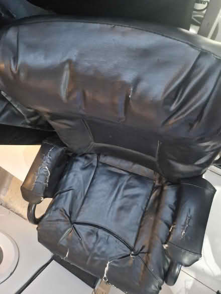 Photo of free Black swing chair - metal base (N3 finchley central) #4