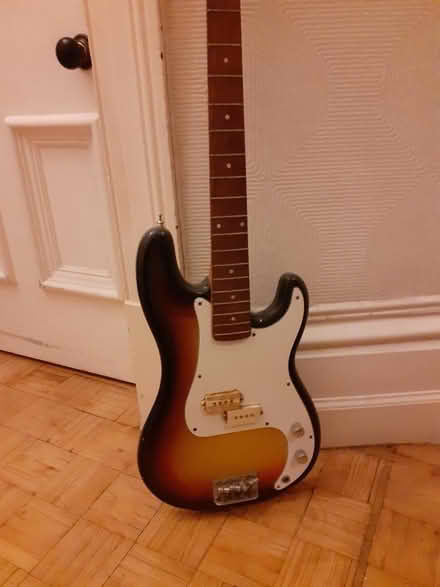 Photo of free Guitar challenge (Garston L19) #1