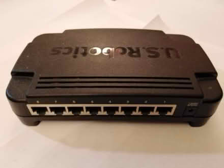 Photo of free US Robotics 8 port ethernet switch (West Bridgford NG2) #3
