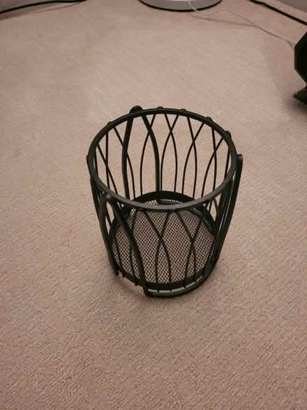 Photo of free kitchen utensil holder (Rockville) #1