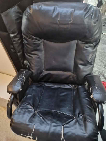 Photo of free Black swing chair - metal base (N3 finchley central) #2