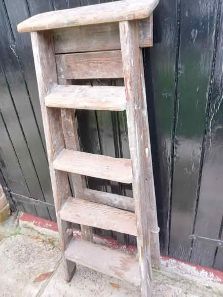 Photo of free steps (Nyetimber PO21) #1