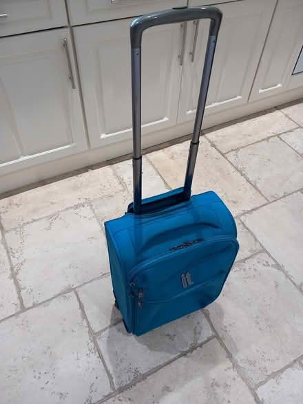 Photo of free Small Suitcase (EN7 Cheshunt) #1