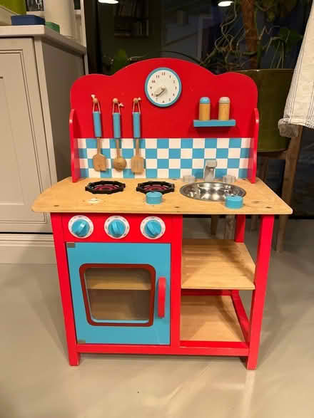 Photo of free Play kitchen (Forest Hill SE23) #1