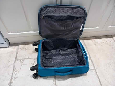Photo of free Small Suitcase (EN7 Cheshunt) #3