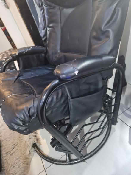 Photo of free Black swing chair - metal base (N3 finchley central) #3
