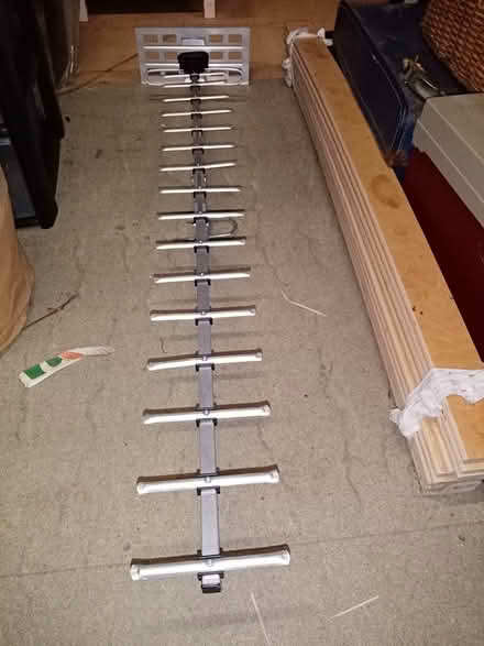 Photo of free TV aerial (PO15 Hill Park) #1