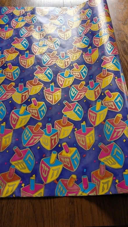 Photo of free Hanukah wrapping paper (Dryden-Freeville) #1