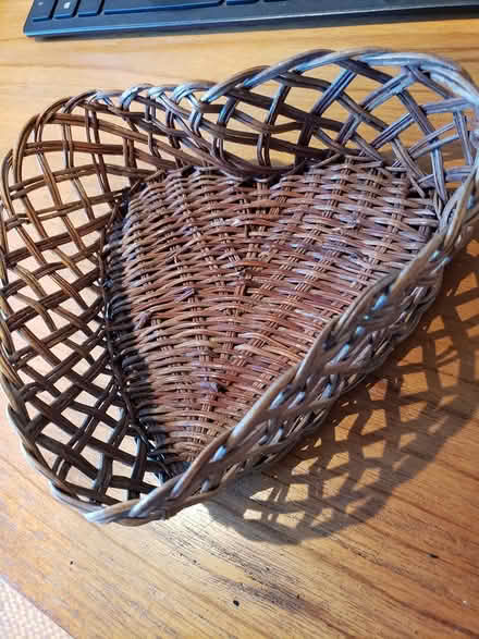 Photo of free heart-shaped basket (Farm Hill -- RWC) #1
