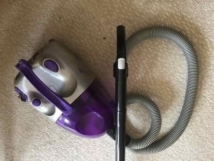Photo of free Morphy Richards small vacuum cleaner (Hamsey Green CR6) #1
