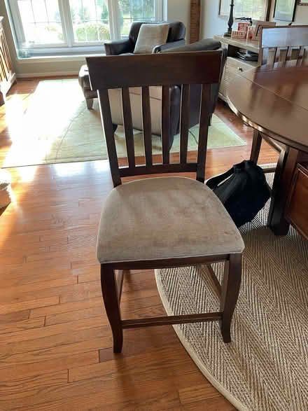 Photo of free Dining room chairs (Herndon Va) #1