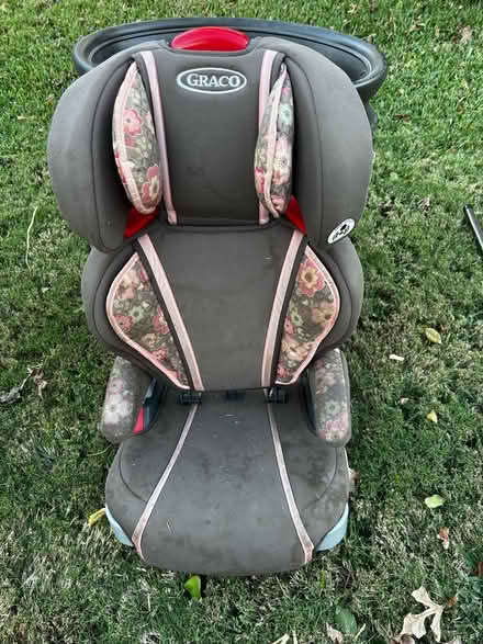Photo of free Booster Seat (Grand Prairie) #1