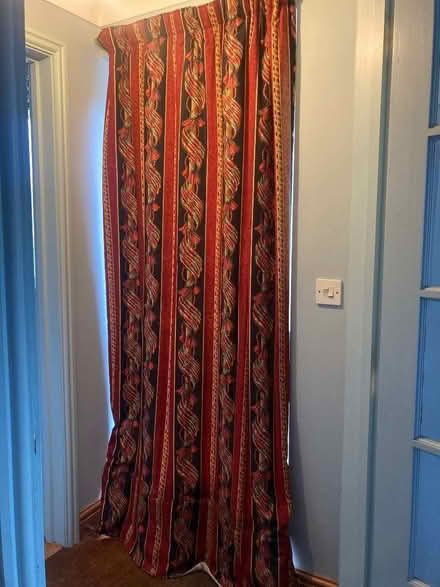 Photo of free Curtain (Diss IP22) #1