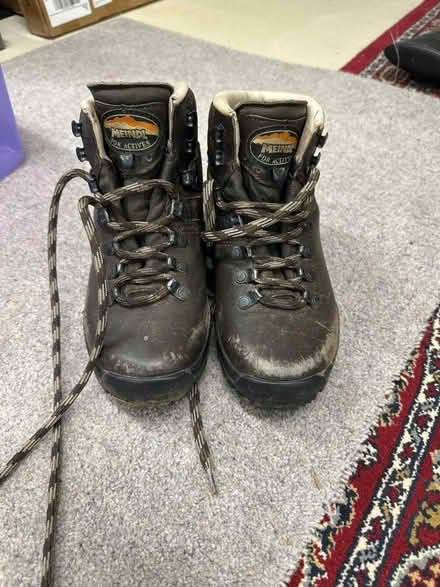 Photo of free Walking boots UK 4 (Yarnton) #1