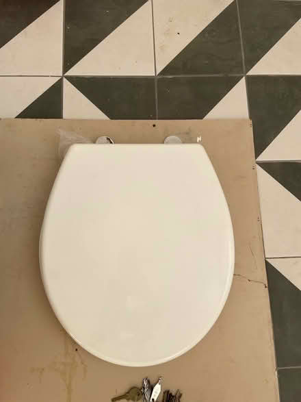 Photo of free New Toilet Seat (Edmonton Green N9) #1