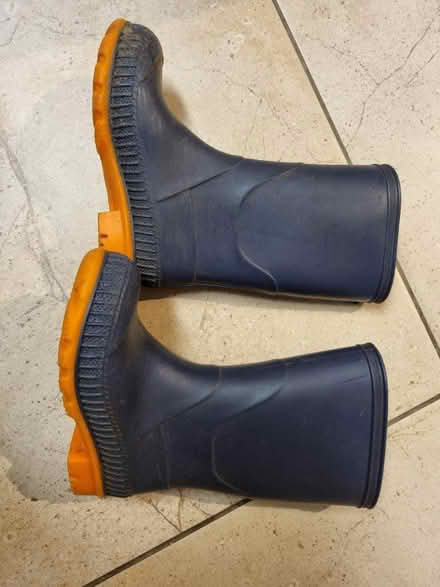 Photo of free Kids size 7 wellies (Woodley RG5) #2