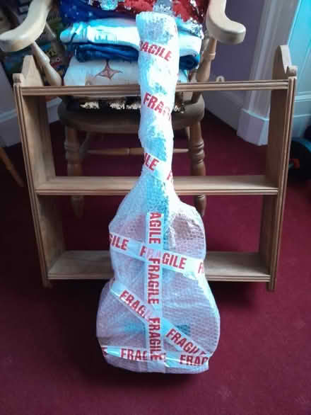 Photo of free Classical Guitar (Alloa FK10) #1