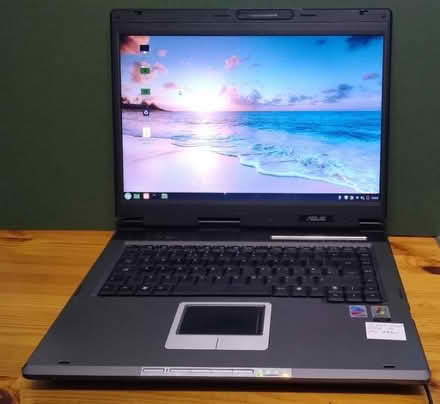 Photo of free 15" ASUS Laptop (Colletts Green WR2) #1