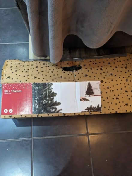Photo of free 5ft Christmas tree (IP3) #1