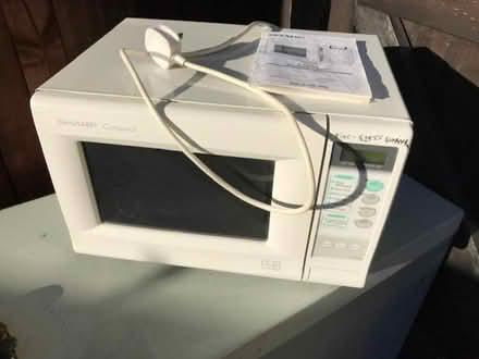 Photo of free Microwave oven ... active but old! (West Moors BH22) #1