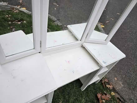 Photo of free Girls pottery barn kids vanity (Yonkers) #3