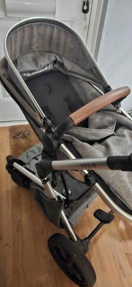Photo of free Vogue Stoller (Hampton TW12) #2