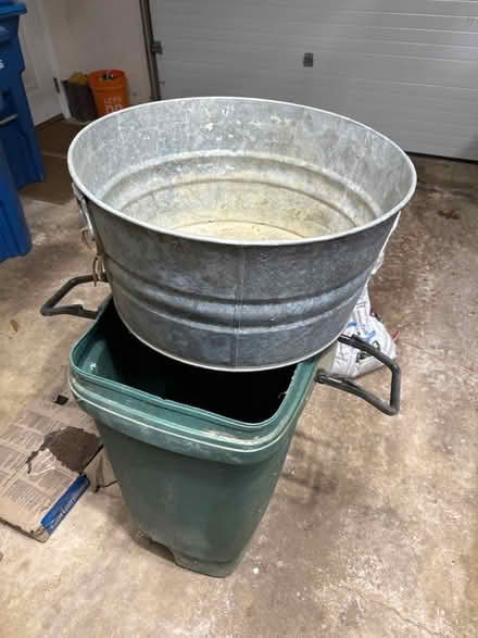 Photo of free Metal tub (Kehrs Mill Road& Strecker) #1