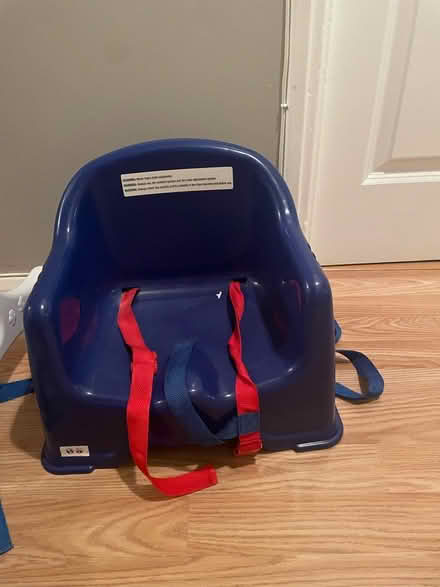 Photo of free Booster seat (Battersea SW11) #1