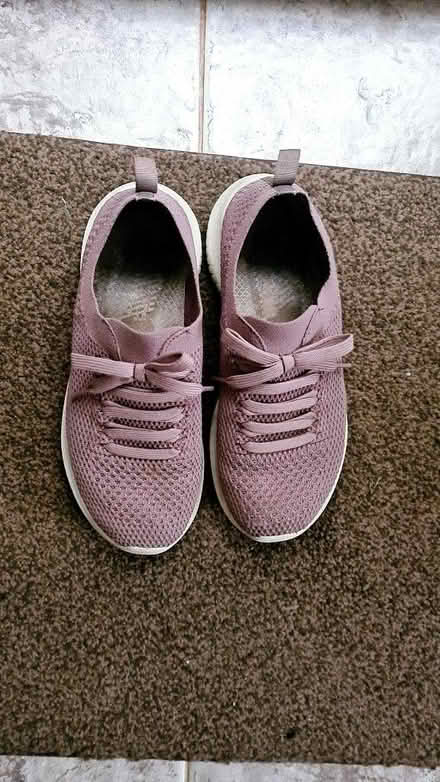 Photo of free Skechers size 3 (HA2) #1