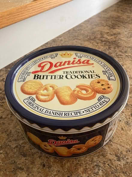 Photo of free Cookie tin (Hunt Club) #1