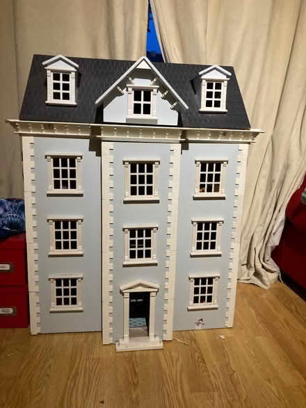 Photo of free Dolls house (North Tonbridge TN10) #2