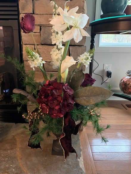 Photo of free Flower arrangement (North Main area) #1