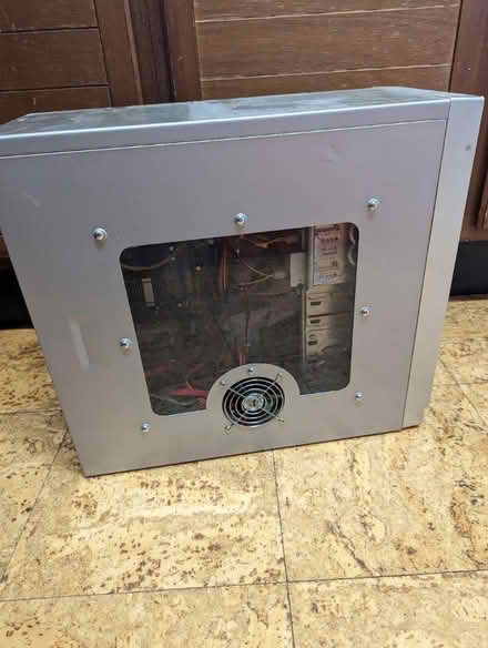 Photo of free Computer casing (Apsley HP3) #2