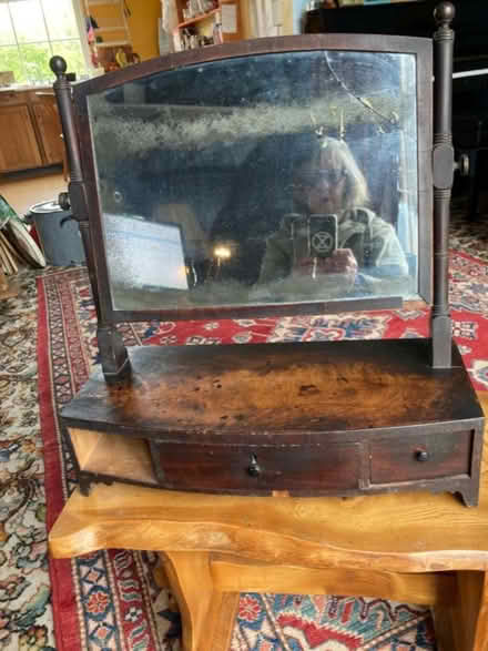 Photo of free Dressing table mirror (Hyson Green NG1) #1