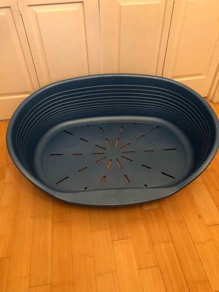Photo of free Large Dog bed (Stoke Newington N16) #1