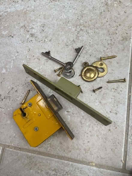 Photo of free Lock with two keys (Ware SG12) #1