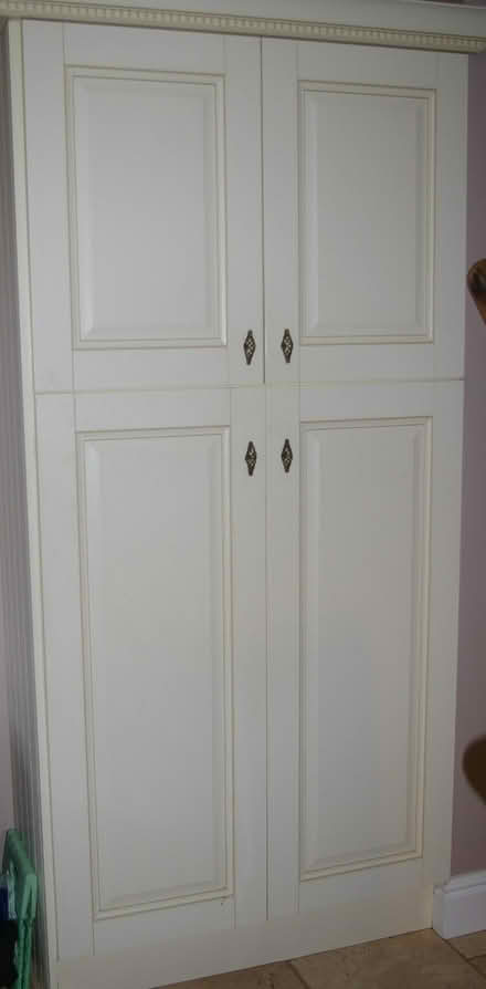 Photo of free kitchen unit doors (Walton Superior WA4) #1