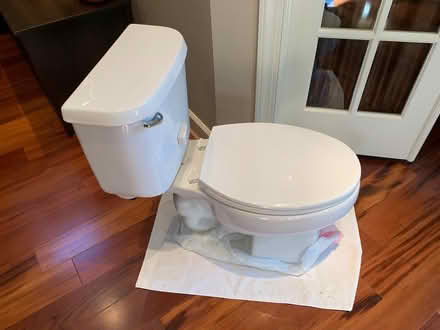 Photo of free Pending pick up - Toilet – elongat (Sandy Springs) #1