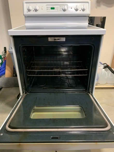 Photo of free GE Spectra 30” Free-Standing Range (Elephants Fork) #2