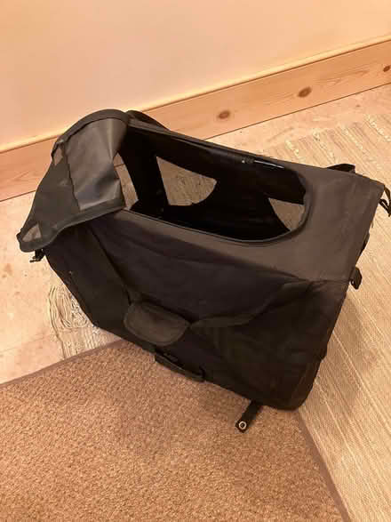 Photo of free Large pet carrier (Plumstead Common SE18) #3