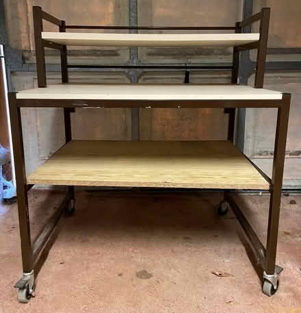 Photo of free Desk (Wokingham RG40) #1