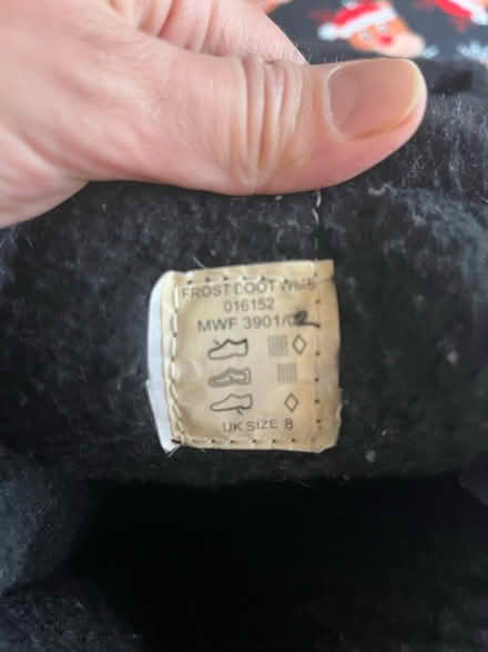 Photo of free Winter boots - ladies size 8 (Tolworth) #3