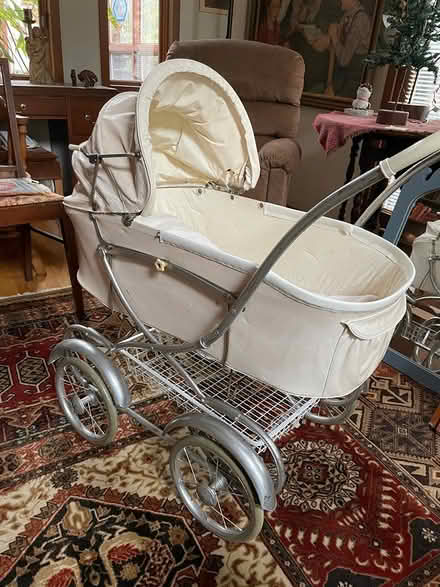 Photo of free Vintage baby stroller/ pram (N Overlook area) #1