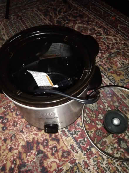 Photo of free 2qt ceramic slow cooker (Upper beaches) #2