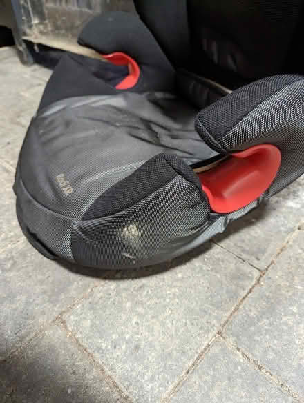 Photo of free Well used Maxi Cosi child car seat (Trumpington CB2) #1